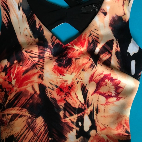 GUESS Summer Escape Crop Top - Coral - Palm — Ltd Edition - XXS - NWT - Picture 8 of 8